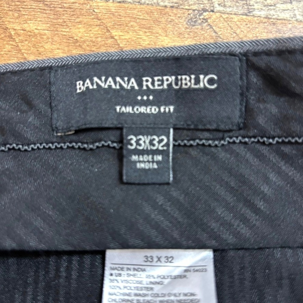 Banana Republic Mens 33x32 Dress Pants Grey Herringbone Tailored‎ Fit Flat Front - Picture 3 of 11